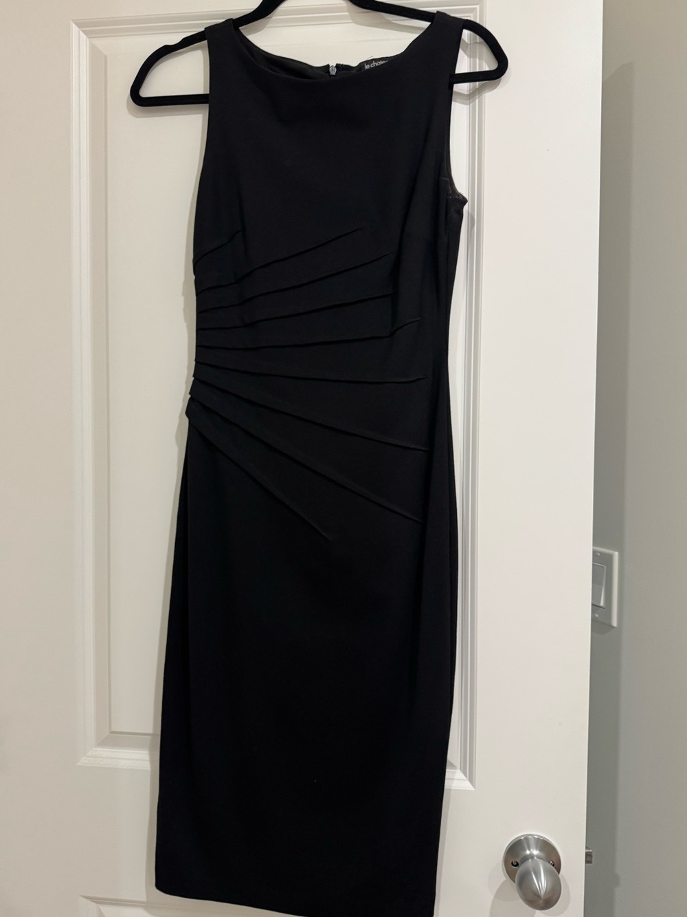 le chateau Black Sleeveless Pleated Midi Dress